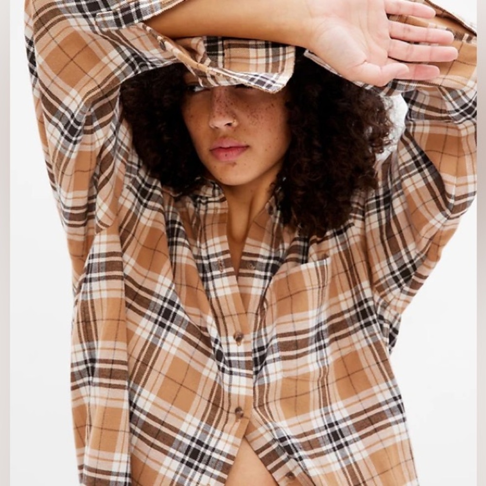 Gap Big Flannel Plaid Button-Up Shirt in Tan and Black S